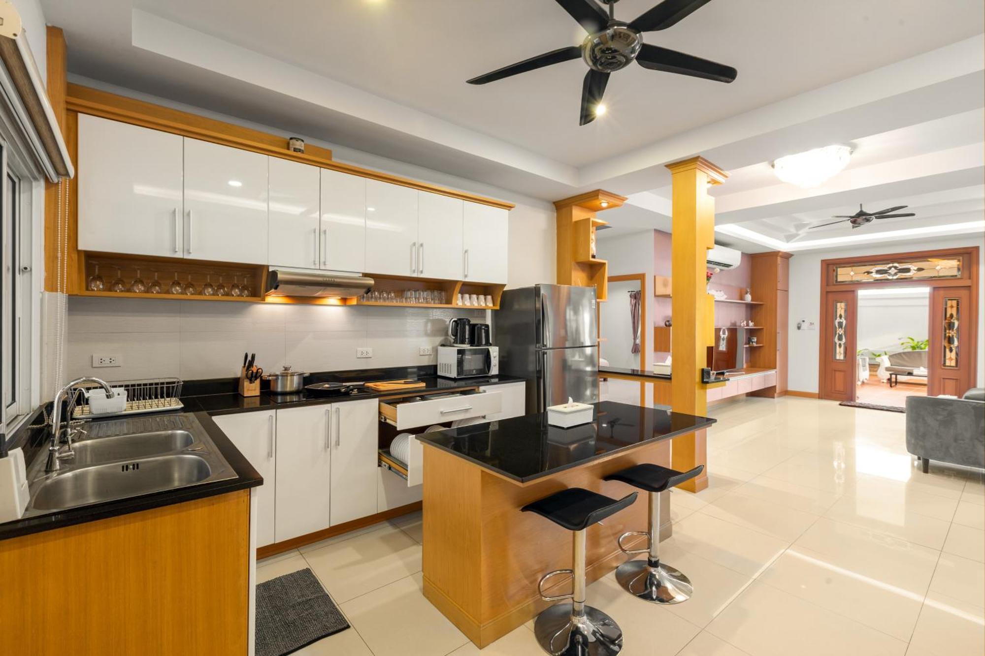 Pattaya Private Villa - Pool,Sauna,Snooker,Bbq Экстерьер фото