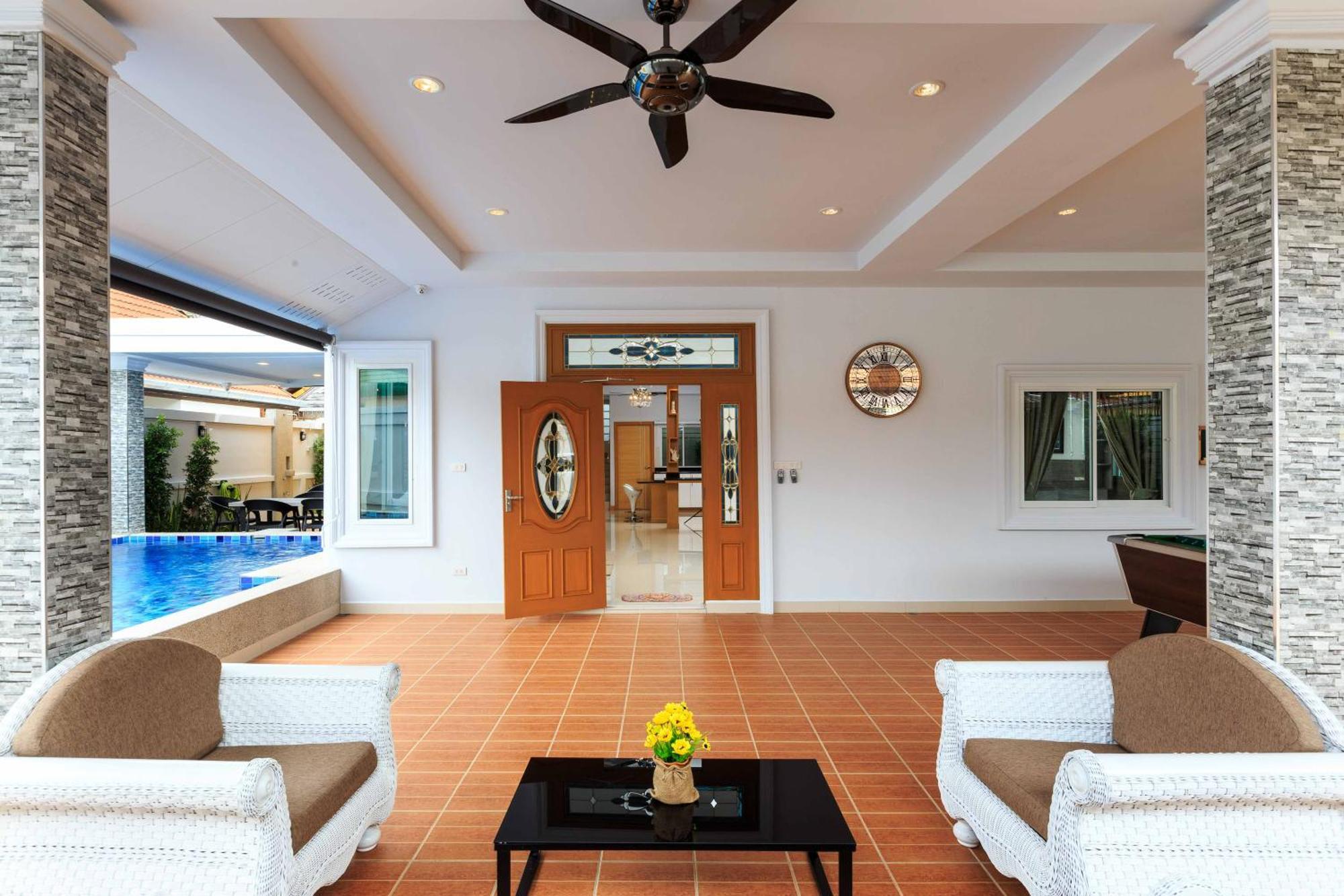 Pattaya Private Villa - Pool,Sauna,Snooker,Bbq Экстерьер фото